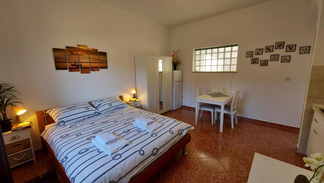 Soline Ada Apartment Pjescana Uvala Luaran gambar